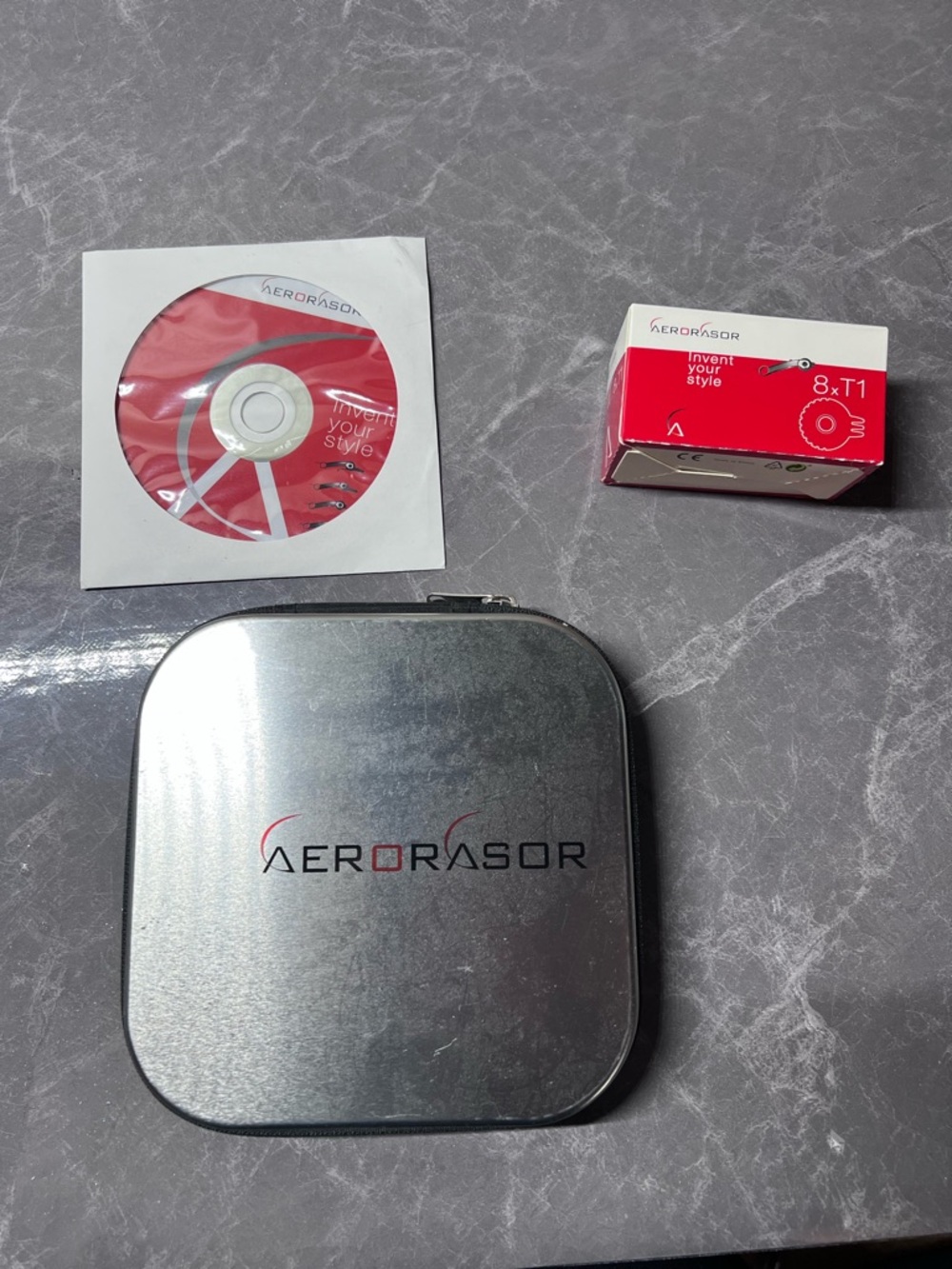 Aerorasor professional hairstylist razor tool with box of 8 additional blades